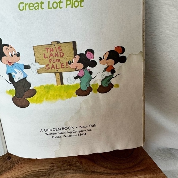 Vintage 1974 a little golden book mickey mouse and the great lot plot book - Picture 3 of 5
